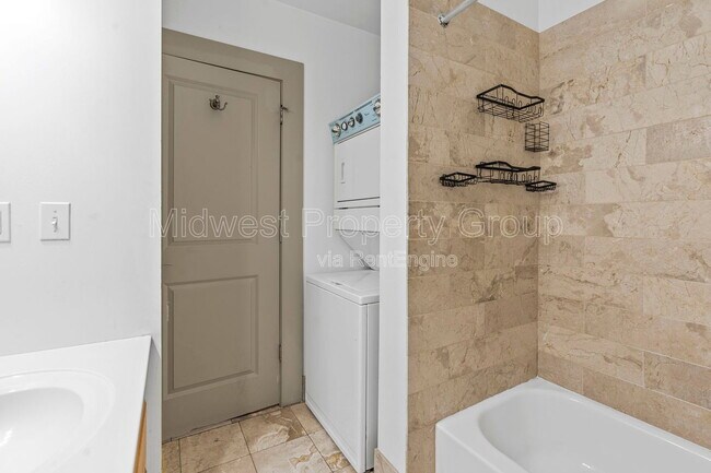 Building Photo - 4244 Chouteau Ave