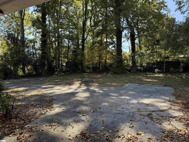 Building Photo - 320 Elaine Ave