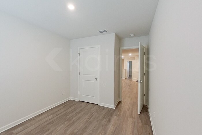 Building Photo - 345 Ironwood Ct