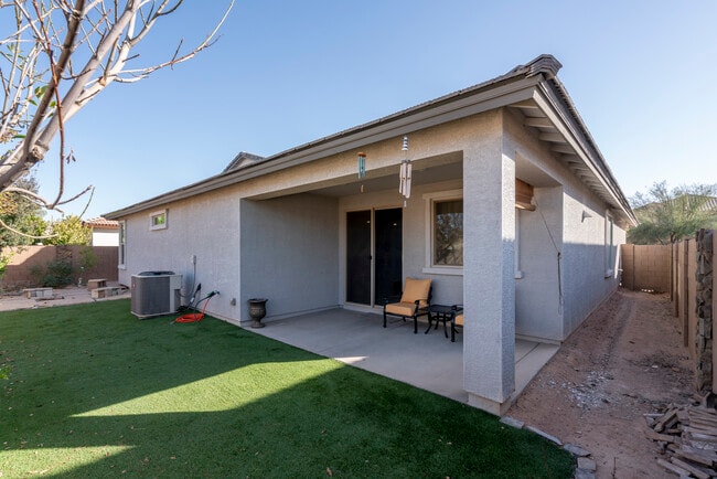 Building Photo - 750 W Torino Pl