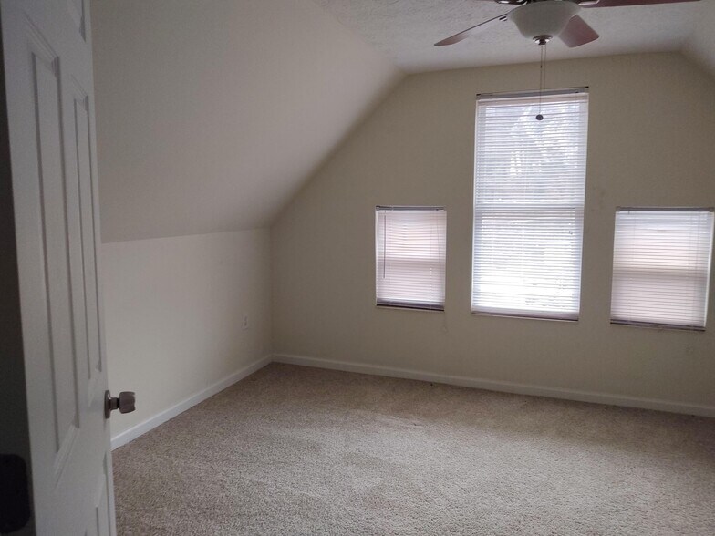 Building Photo - 3546 Linwood Ave