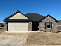 Building Photo - Beautiful Newly Constructed Home in Benton...