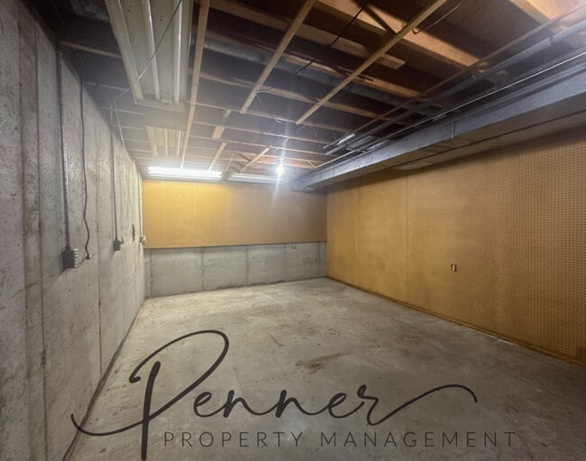 Building Photo - 2701 S Coachman Dr