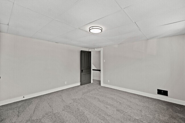 Building Photo - $200 OFF 1ST MONTH OF RENT! Gorgeous 4 bed...