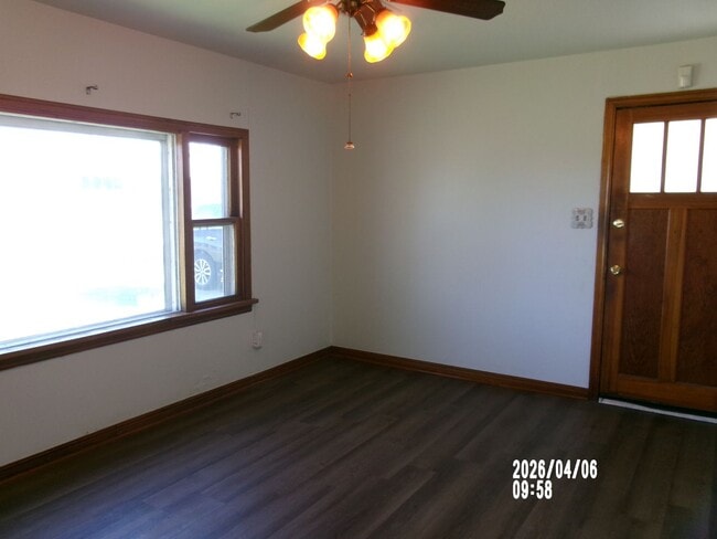 Building Photo - 2112 SW A Ave