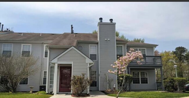 Building Photo - 376 Hampton Pl
