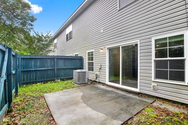 Building Photo - Townhome for Rent