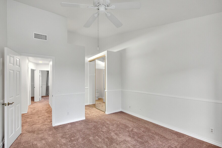 Building Photo - 26222 Fern Glen