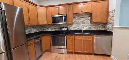 Building Photo - 130 Trotter Rd