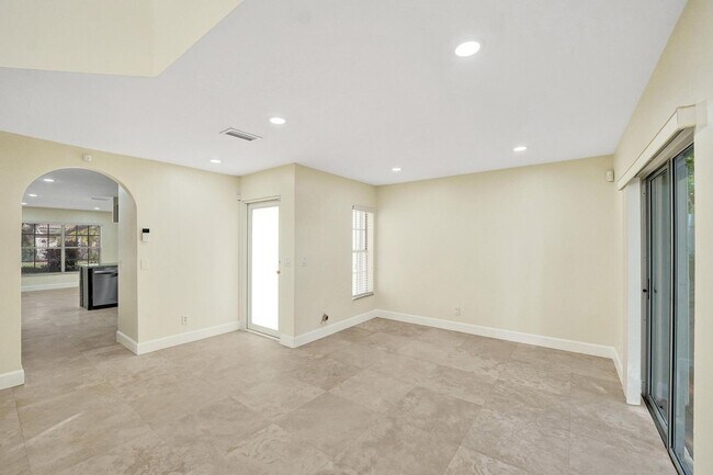 Building Photo - 949 Jade Ct