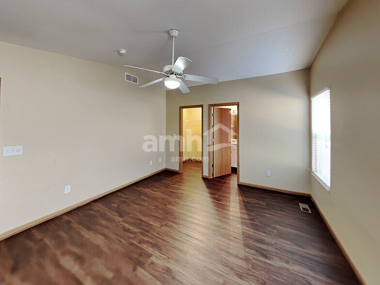 Building Photo - 8023 Crete Ln