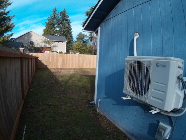 Building Photo - 15010 26th Ave NE