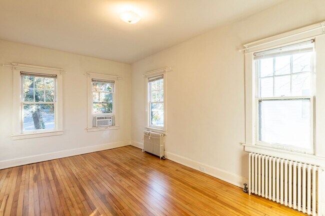 Building Photo - 213 Todd Ave