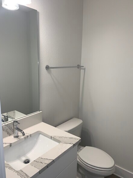 Bathroom 3 - 946 Highland Ave