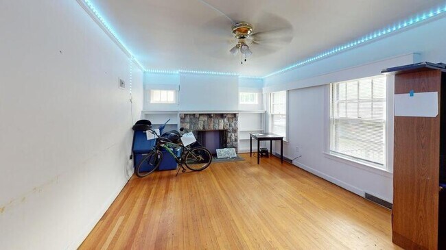 Building Photo - 801 E Ann-801ANN