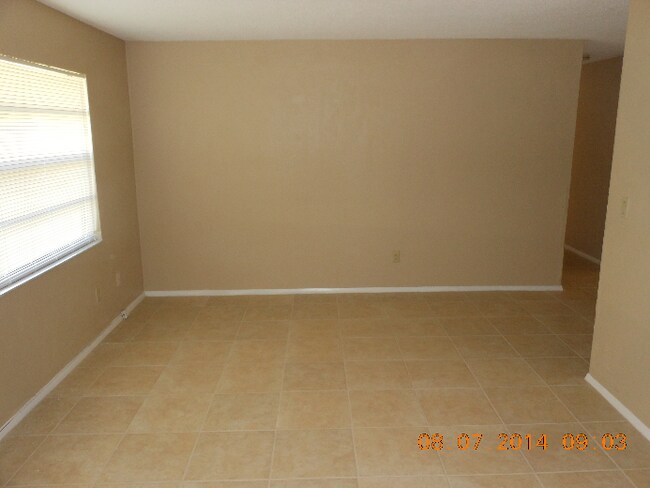 Building Photo - BEAUTIFUL 3 BEDROOM 2 BATH LOCATED IN PORT...