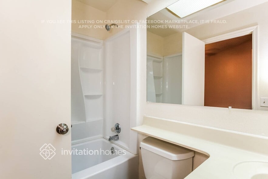 Building Photo - 3317 W Potter Dr