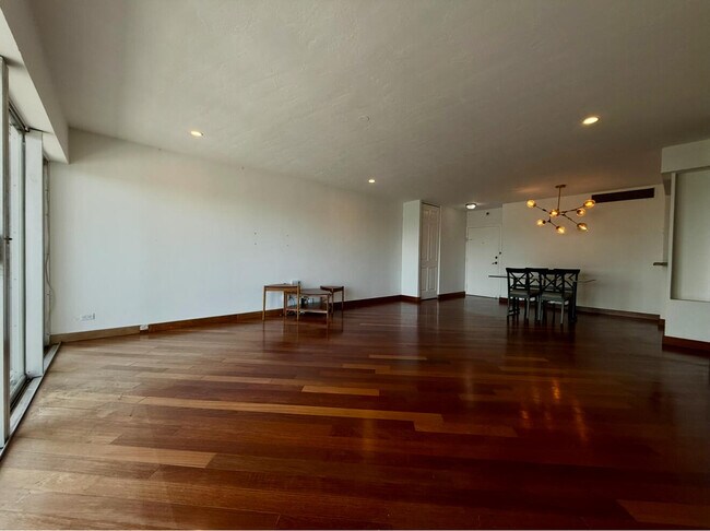 Building Photo - 2451 Brickell Ave