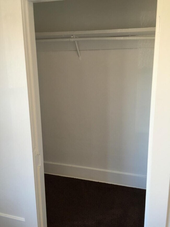 Building Photo - 505 SE Lyon St