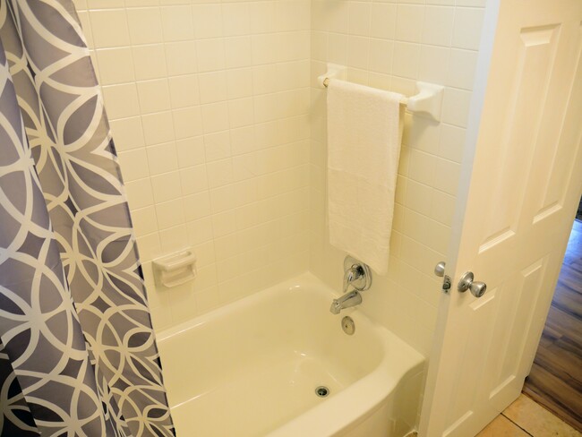 Shower/ Bath - 3761 w 7800 S