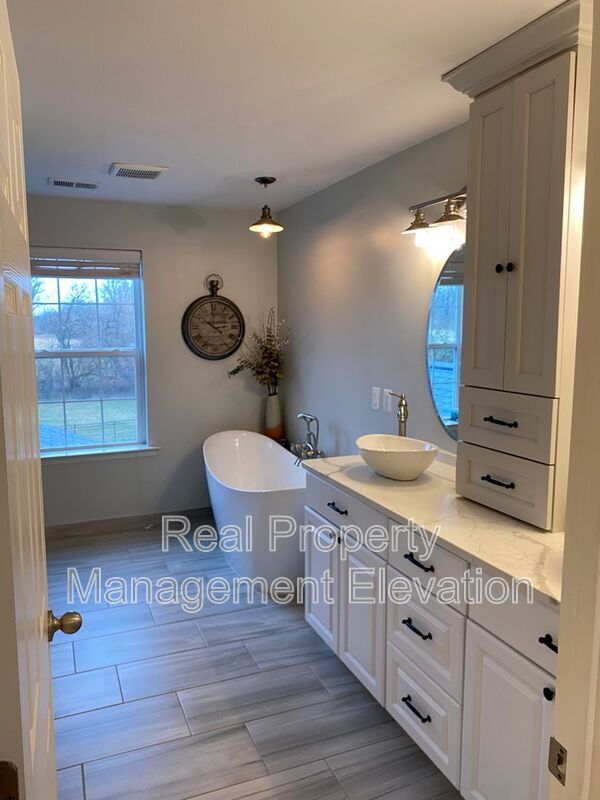 Building Photo - 779 Mcguire Cir