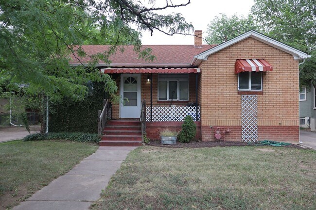 Primary Photo - 626 S Whitcomb St