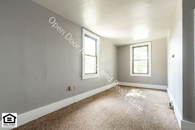 Building Photo - 1335 S Jackson St