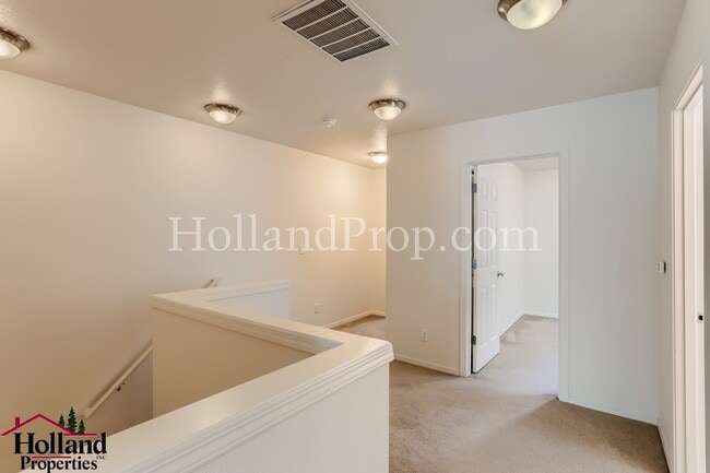 Building Photo - Spacious 3-Bedroom Home with High Ceilings...