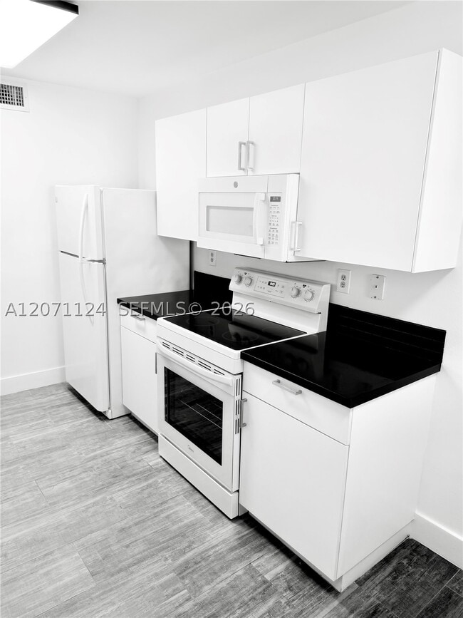 Building Photo - 4747 NW 97th Ct