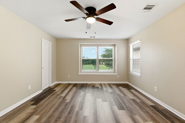 Building Photo - 1230 Grassy View Dr
