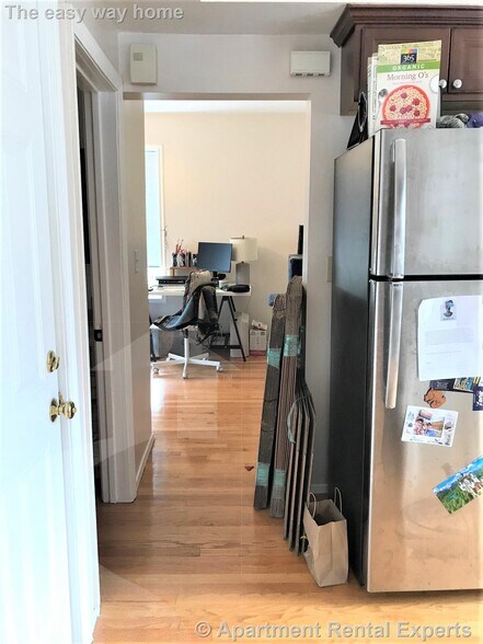 Building Photo - 277 Putnam Ave