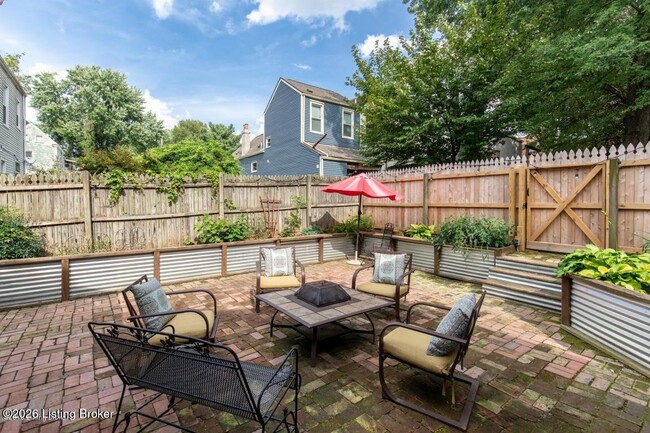 Building Photo - 1328 Highland Ave