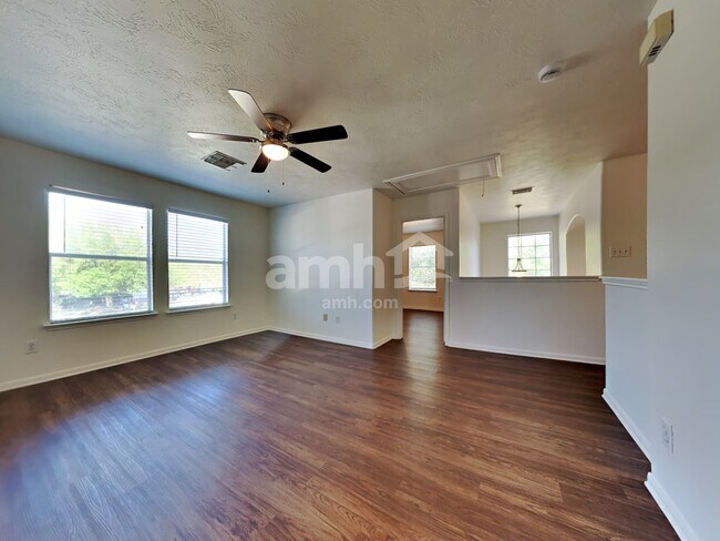 Building Photo - 2602 Daryns Landing Dr