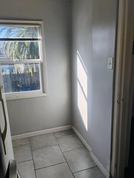 Building Photo - 1773 28th Ave