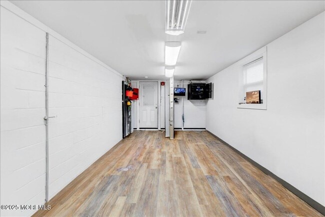 Building Photo - 144 Lower Main St