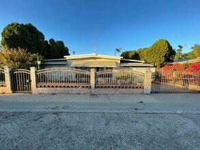 Building Photo - 17042 Esperanza Dr