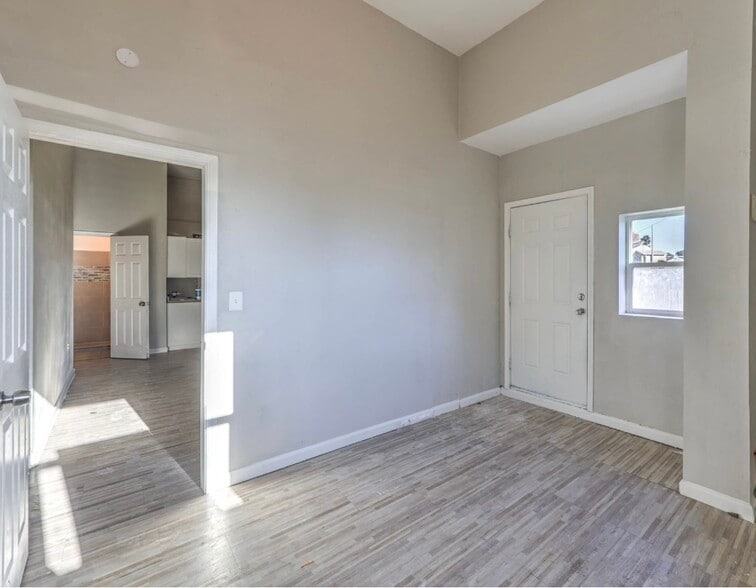 Building Photo - 1305 Palm St