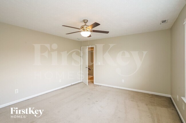 Building Photo - 308 Birchclay Point N