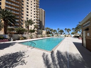 Building Photo - High Rise Condo in One Las Vegas- 4 bedroo...