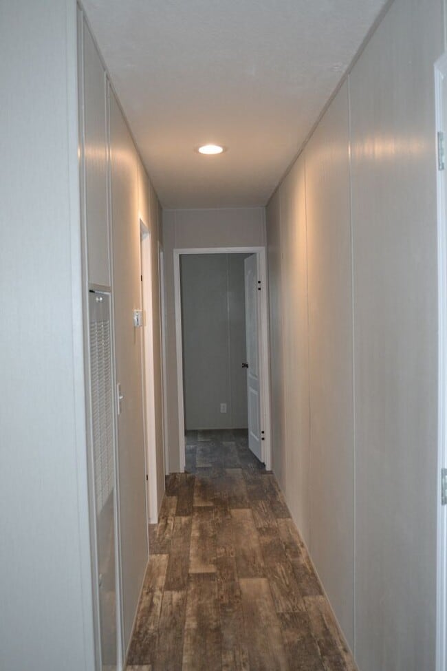 Building Photo - 100 Garlington Cir