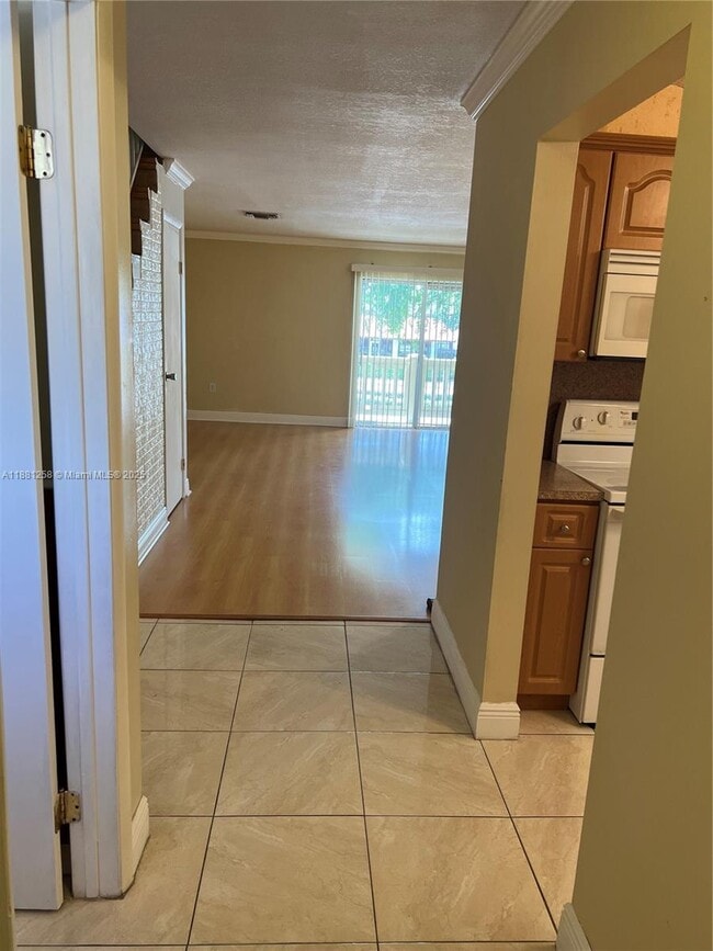 Building Photo - 8607 SW 137th Ave