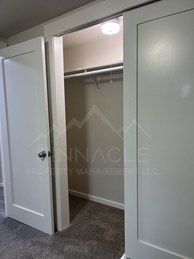 Building Photo - 1-5 1/2 Chicago Ave