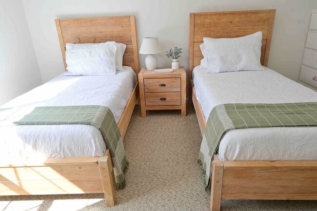 Building Photo - 184 Ruggles Rd