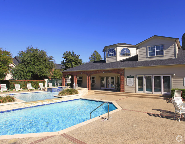 Pool - Turtle Creek Village Apartments