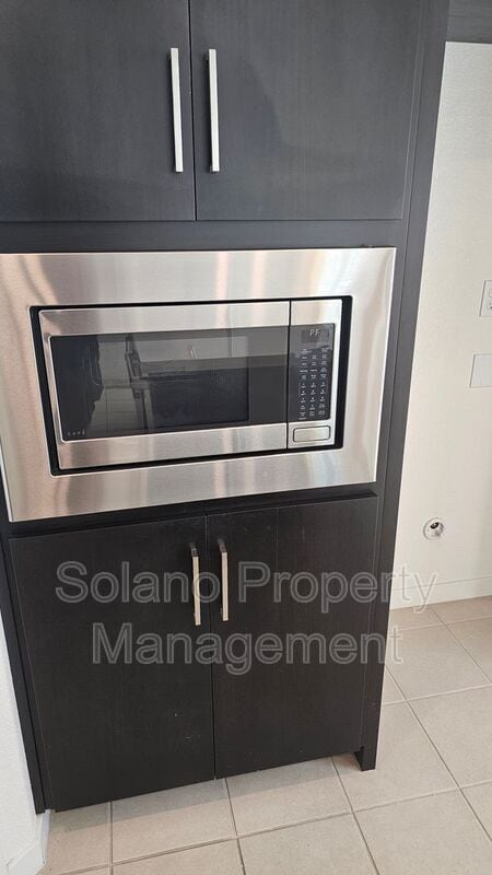 Building Photo - 1317 Essence Ln