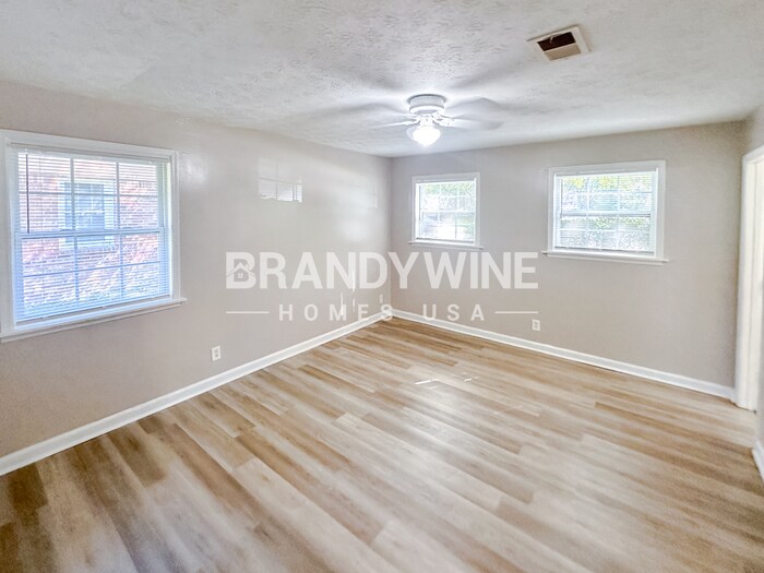 Building Photo - 6230 Cedar Wood Dr