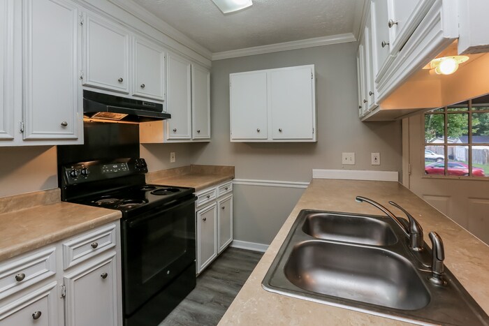 Building Photo - 620 David Cove
