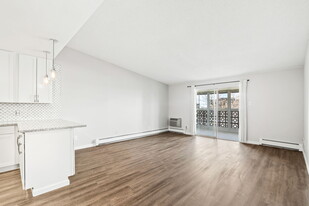 Building Photo - 3164 S Wheeling Way