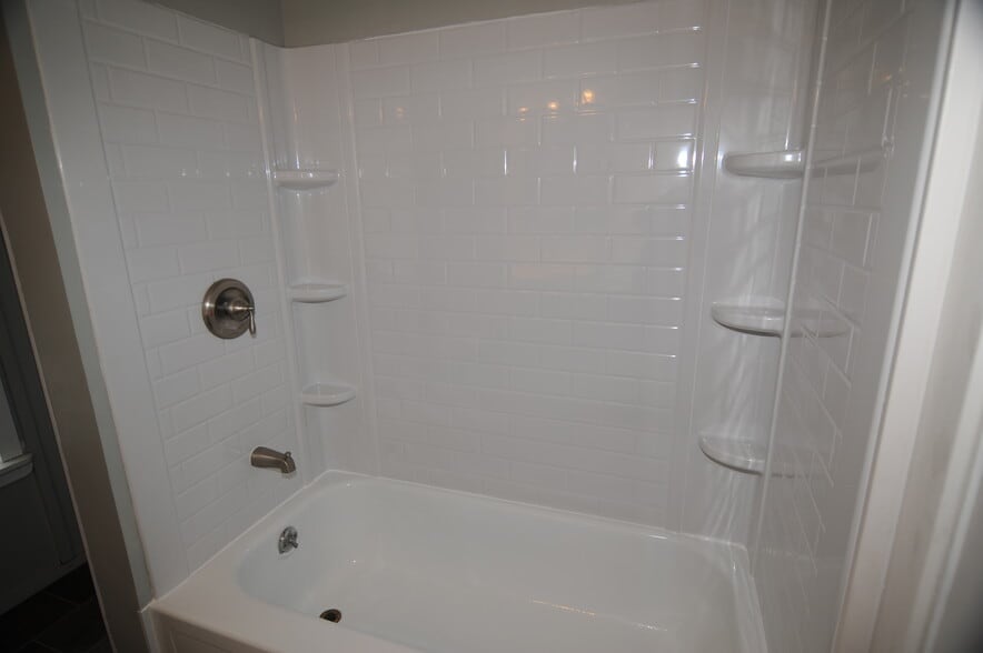 Building Photo - 375 Elm Ave