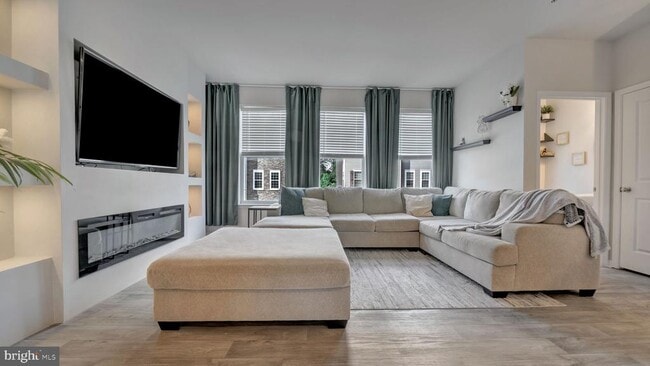 Building Photo - 7748 Venice Ln